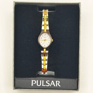 Pulsar by Seiko NIB Small Petite Oval Silver Gold Ladies Watch Working
